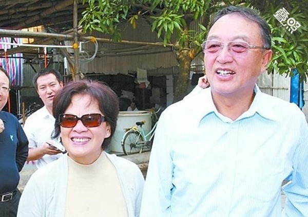 柳传志与龚国兴:幸福就是跟妻子一起散步